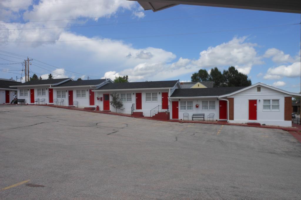 Rocket Motel Custer Exterior foto
